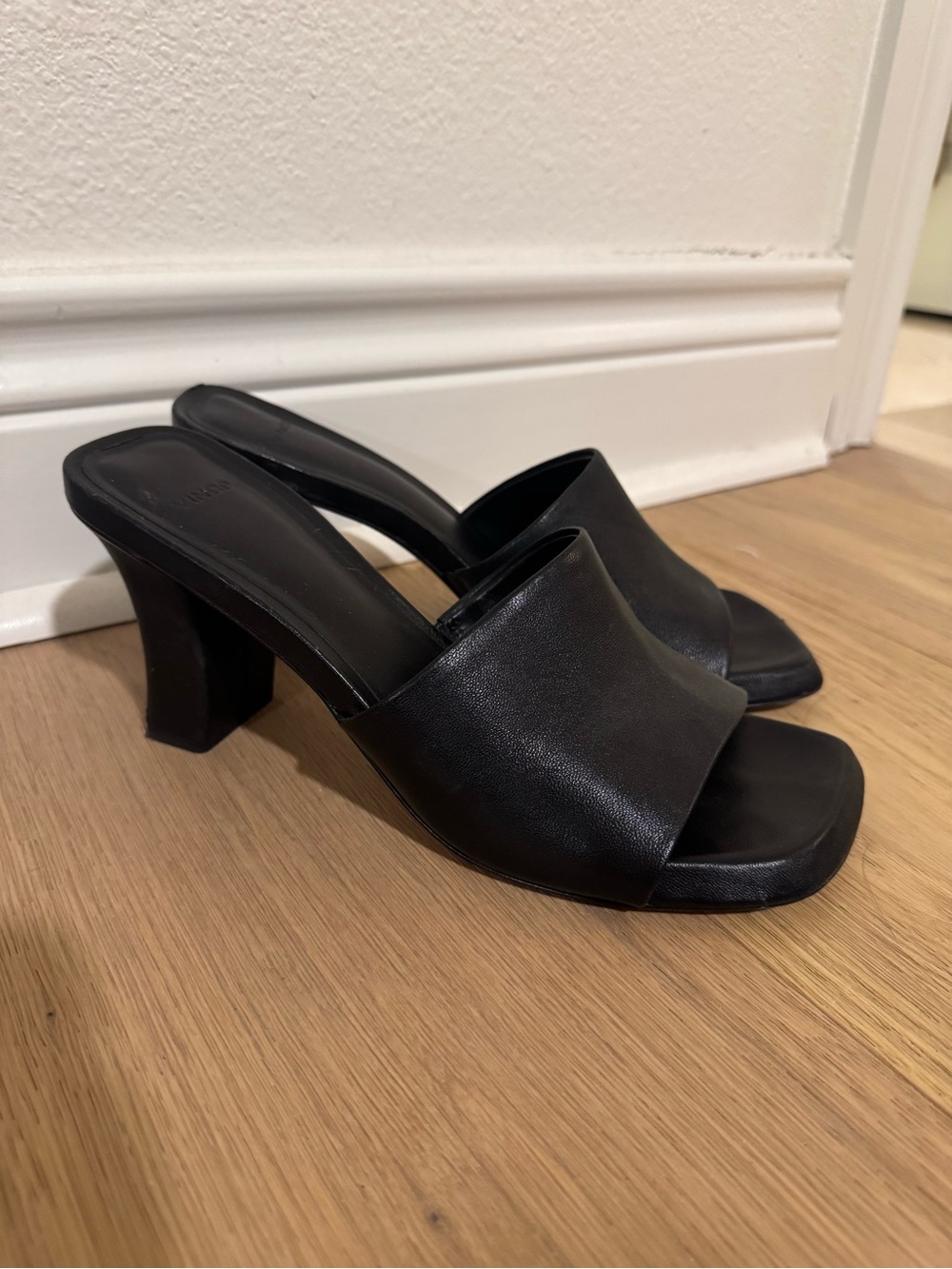 Vince Lulu Heeled Sandal Size 39 (9)